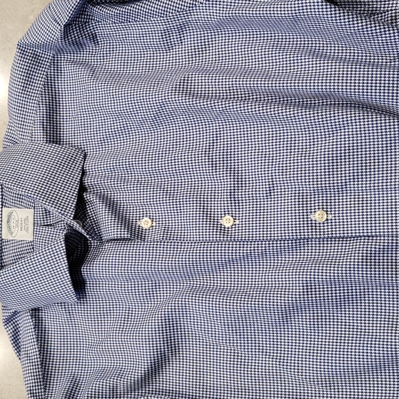 Men's shirts - Picture 2 of 2